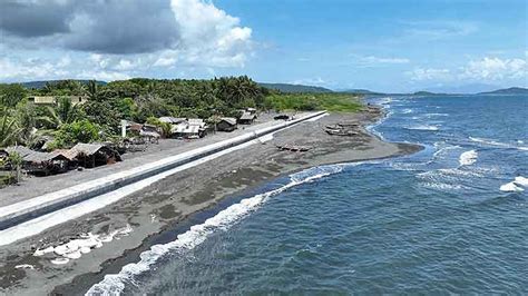 New seawall project completed in Calapan .
